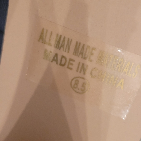 J Adam's "Pixie" Retro Mary Janes with Teardrop Cutout Size 8 1/2 - Picture 9 of 10